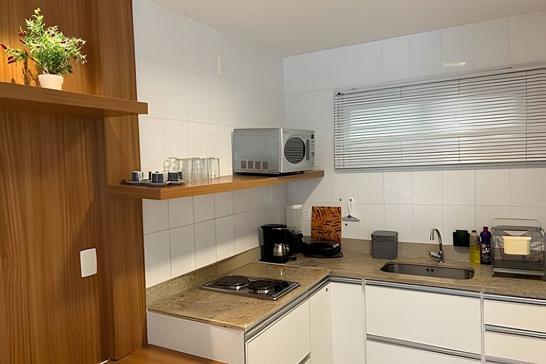 Apto a passos da Praia do Forte c/ Piscina e Hidro