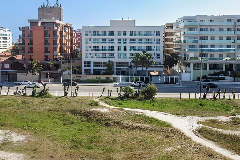 Apto a passos da Praia do Forte c/ Piscina e Hidro