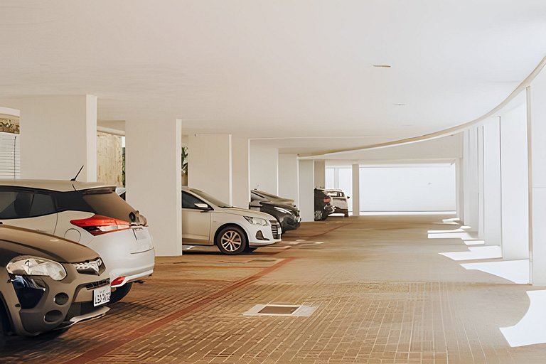 Apto a passos da Praia do Forte c/ Piscina e Hidro