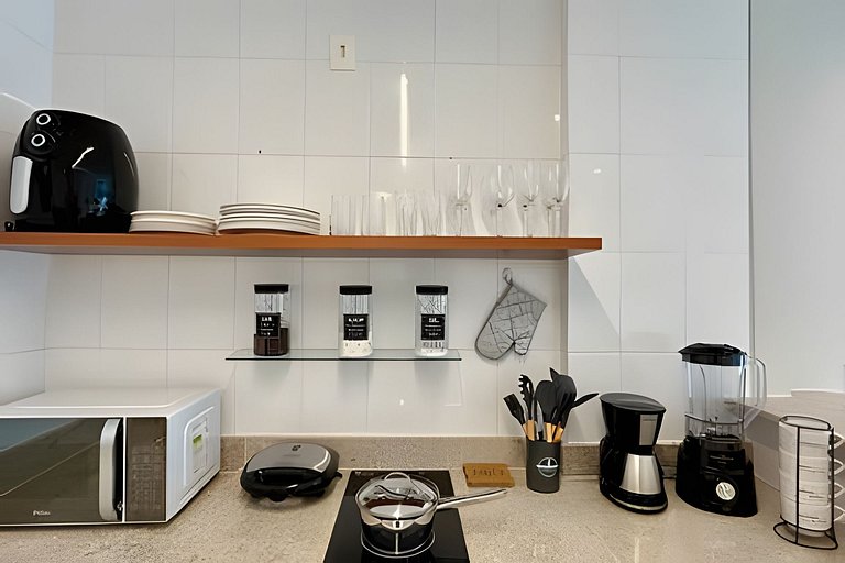 Apto na Praia do Forte com Piscina, Hidro e Lazer