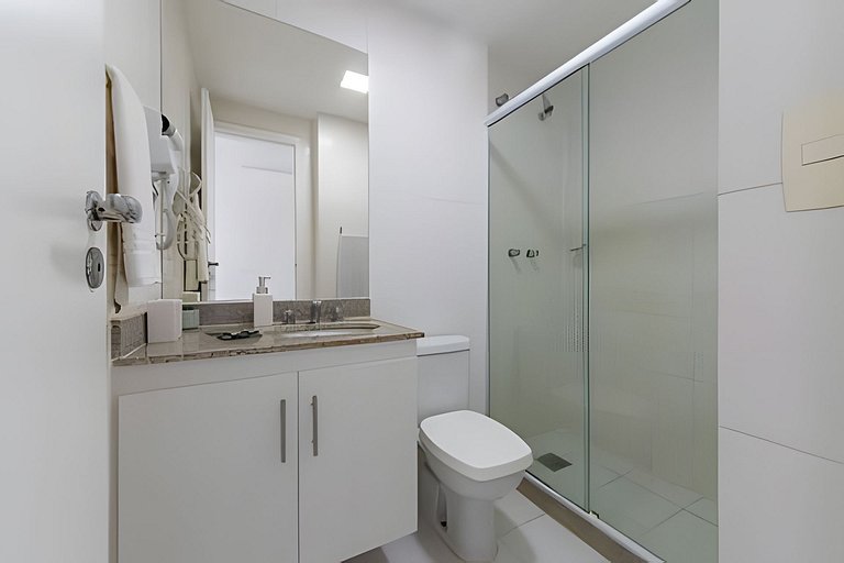 Apto na Praia do Forte com Piscina, Hidro e Lazer