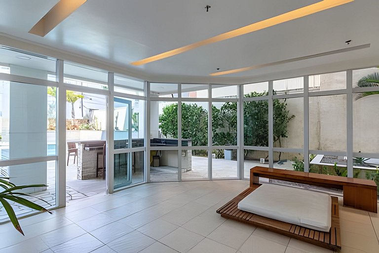 Apto na Praia do Forte com Piscina, Hidro e Lazer