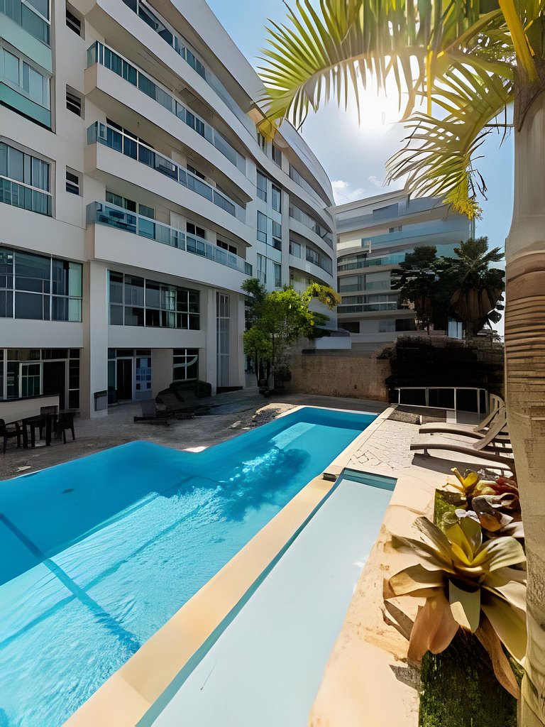 Apto na Praia do Forte com Piscina, Hidro e Lazer