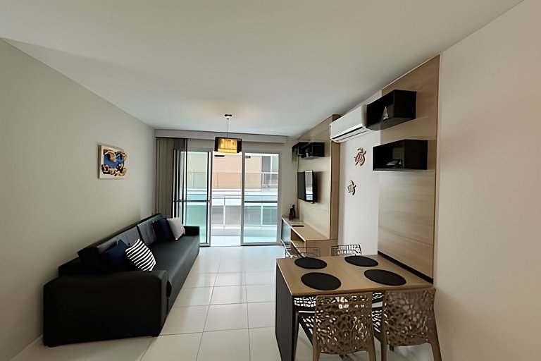 Apto a metros da Praia do Forte c/ Piscina e Hidro