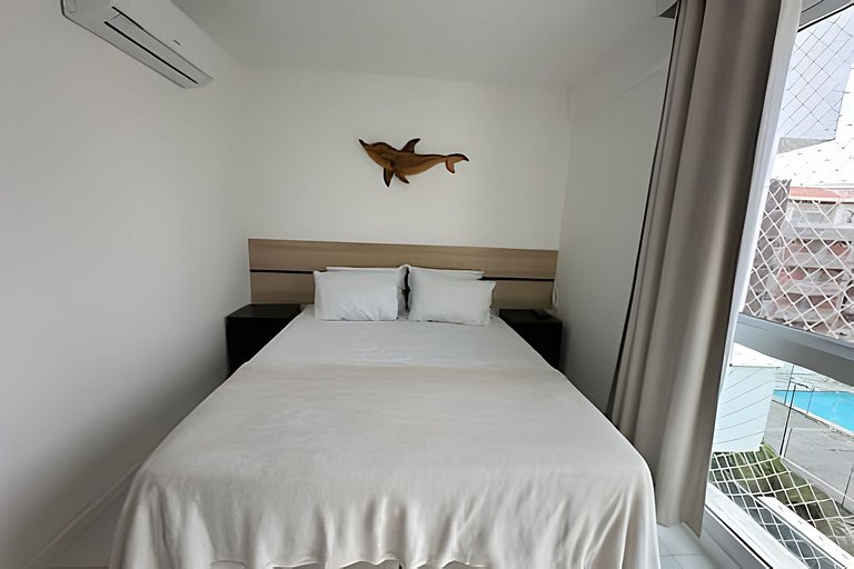 Apto a metros da Praia do Forte c/ Piscina e Hidro