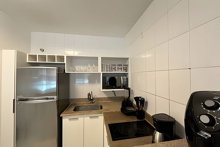 Apto a metros da Praia do Forte c/ Piscina e Hidro