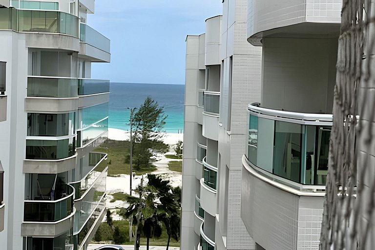 Apto a metros da Praia do Forte c/ Piscina e Hidro