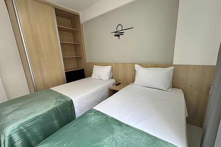 Apto a metros da Praia do Forte c/ Piscina e Hidro