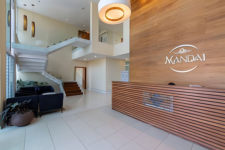 Apto a metros da Praia do Forte c/ Piscina e Hidro