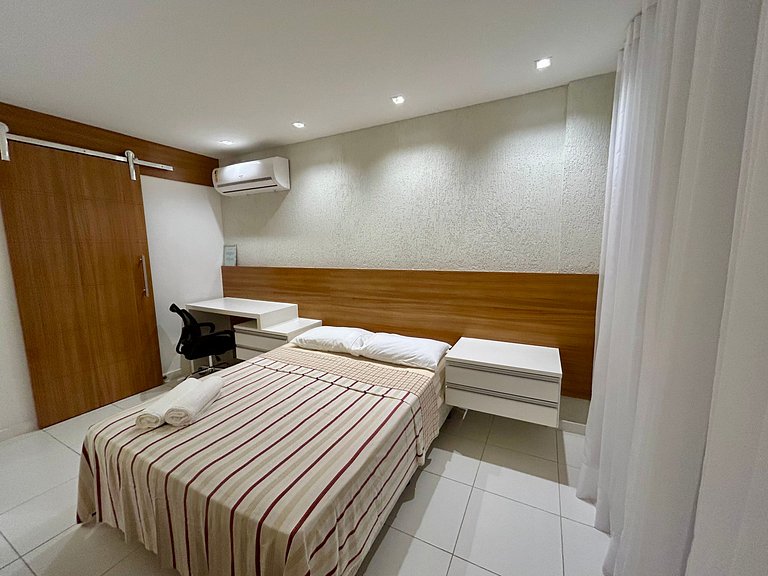 Apto a passos da Praia do Forte c/ Piscina e Hidro