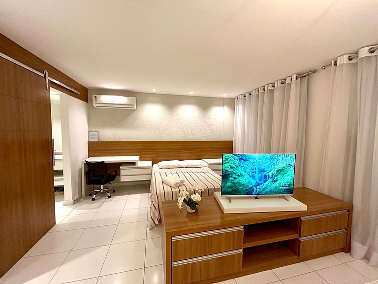 Apto a passos da Praia do Forte c/ Piscina e Hidro