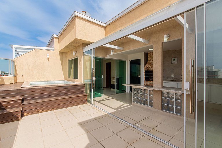 Penthouse with Pool, Barbecue Area and Canal View