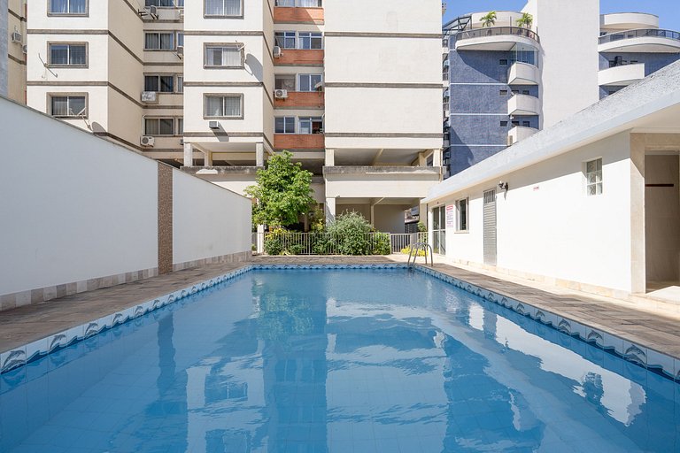 Apto a 250m da Praia do Forte c/ Piscina e Sauna